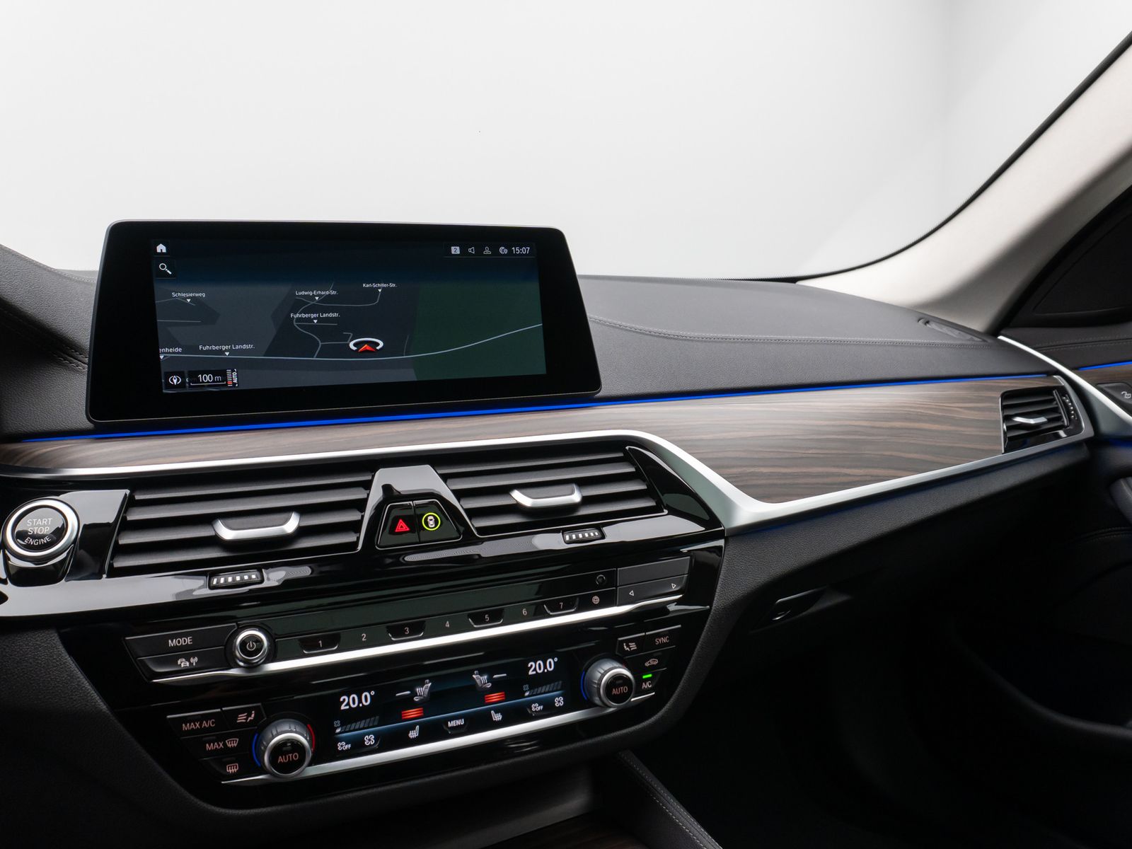 Fahrzeugabbildung BMW 530d Luxury Line Panorama Kamera DAB HiFi Alarm