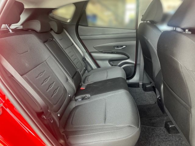 Fahrzeugabbildung Hyundai Tucson FL (MY25) (160 PS) 6-MT 2WD SELECT Navi d