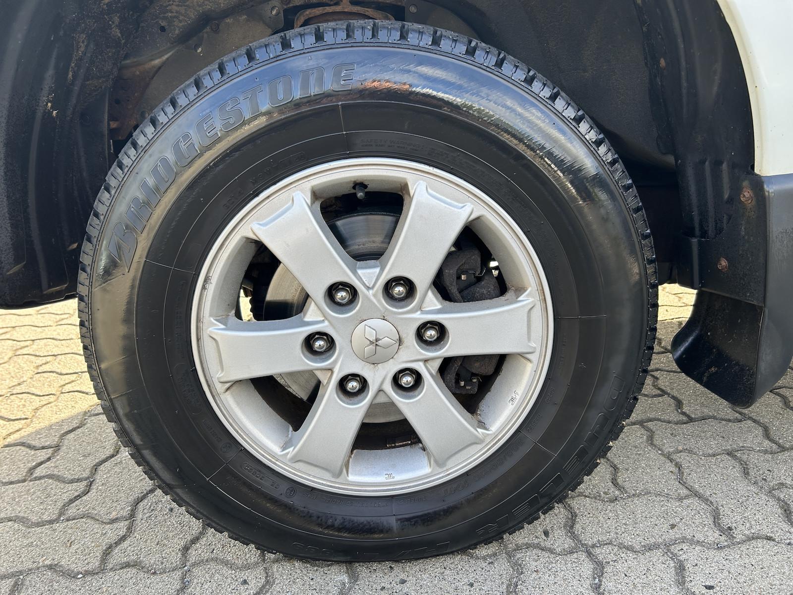 Mitsubishi L200 Doppelkabine 2.5 4WD*AHK*