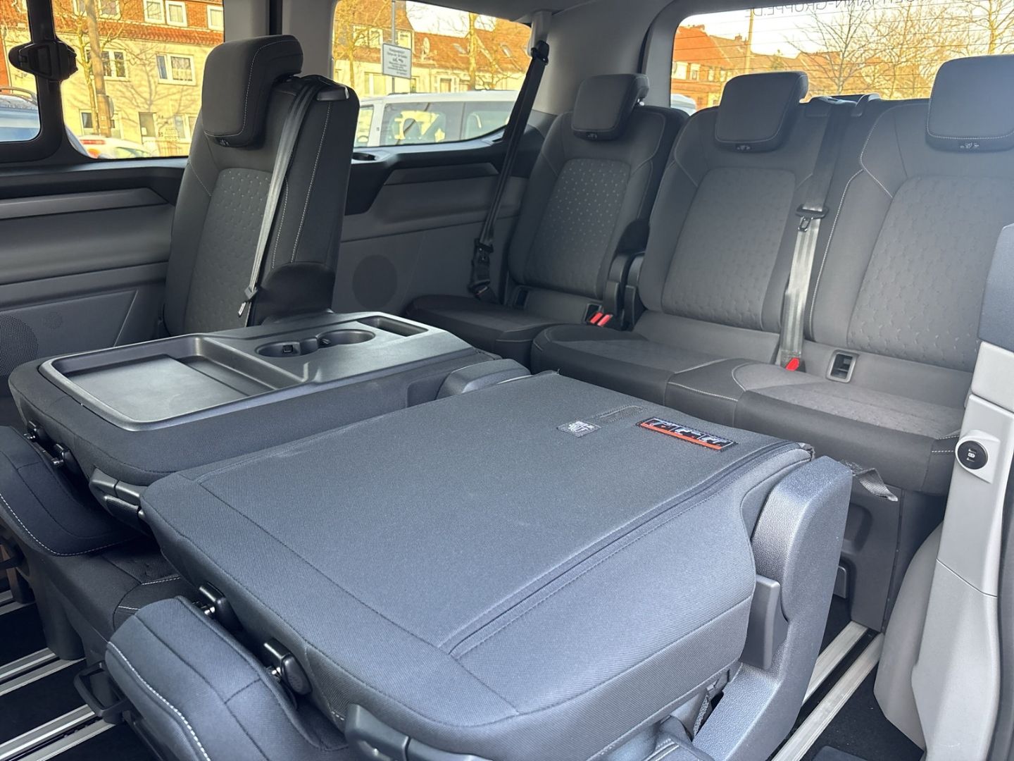 Fahrzeugabbildung Ford Tourneo Custom Titanium 170PS 8-Gang Automatik N