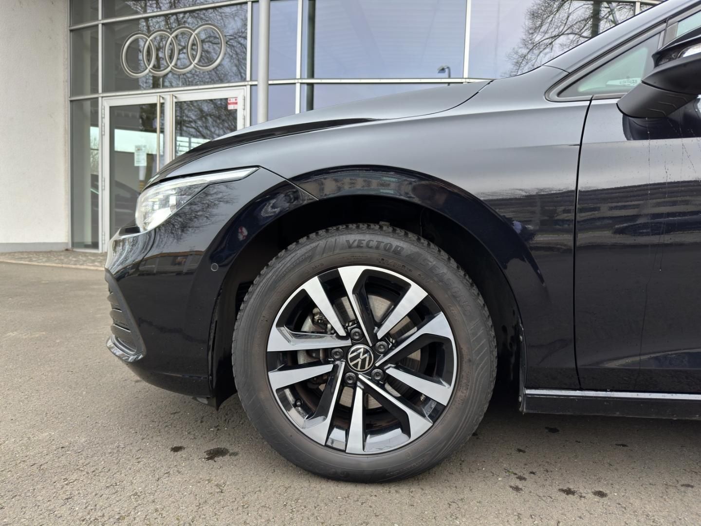 Fahrzeugabbildung Volkswagen Golf United VIII UNITED 1,5 l TSI,Navi,Rückf.-Ka