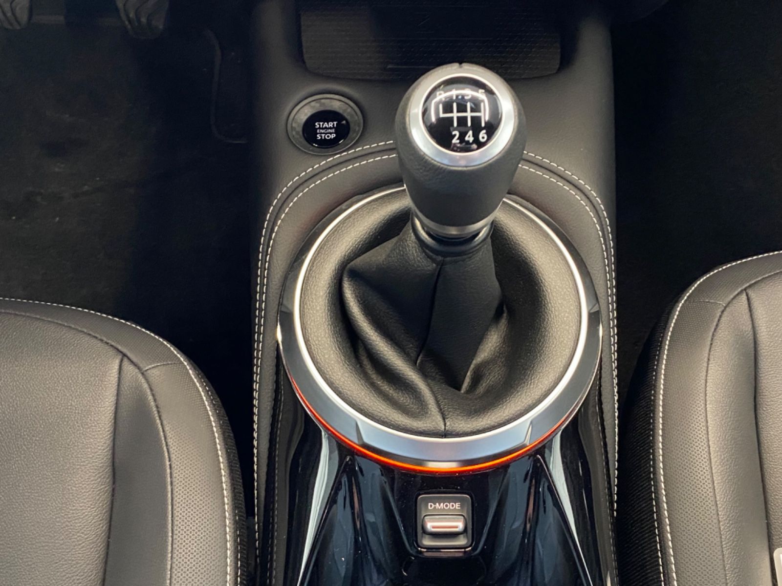 Fahrzeugabbildung Nissan Juke Tekna - Leder, BOSE