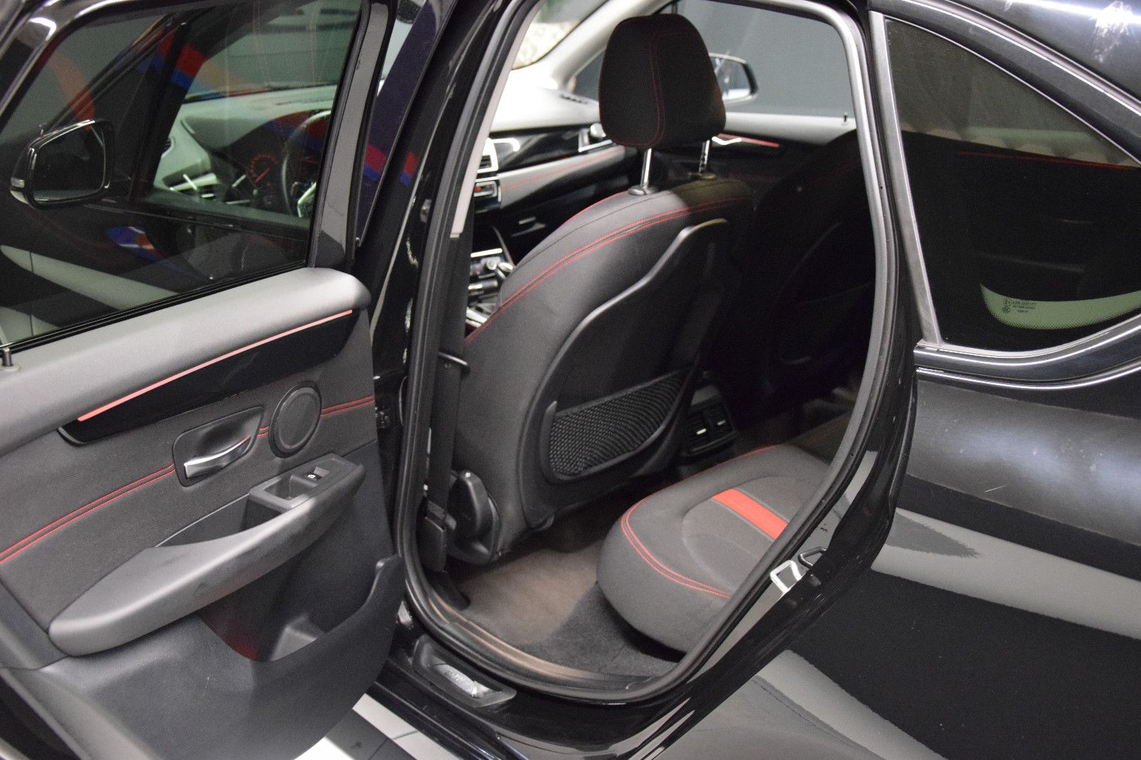 Fahrzeugabbildung BMW 218d Active Tourer LED Sitzheizung NAV Isofix