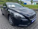 Volvo V40 Ocean Race-2,0T-Autom-Xenon-Kamera-1 Hand - Volvo: Race