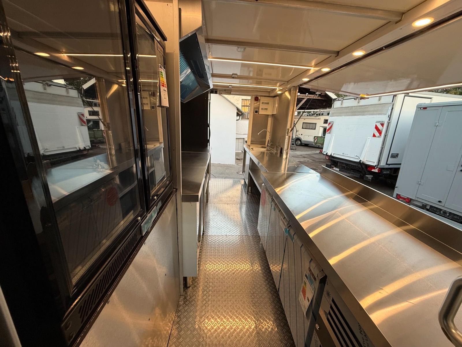 Iveco Foodtruck/ Imbisswagen - komplett ausgestattet