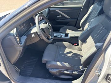 Bild 7 Opel Astra GS AT8/NAVI/SHZ+LHZ/PDC vo+hi+360Cam
