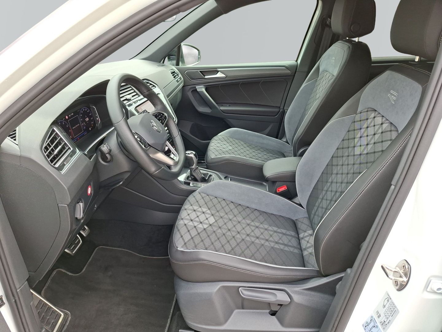 Tiguan 1.5 TSI DSG R-Line *KAMERA*ACC*NAVI*