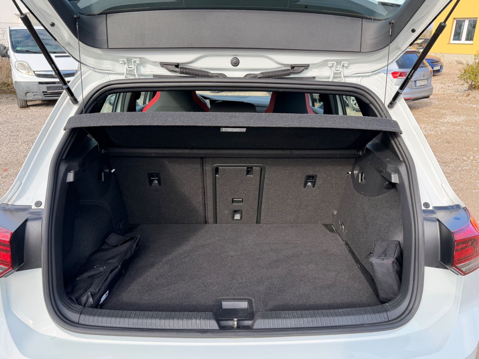 VW Golf VIII Lim. GTI AAC SHZ NAVI PDC V+H LED