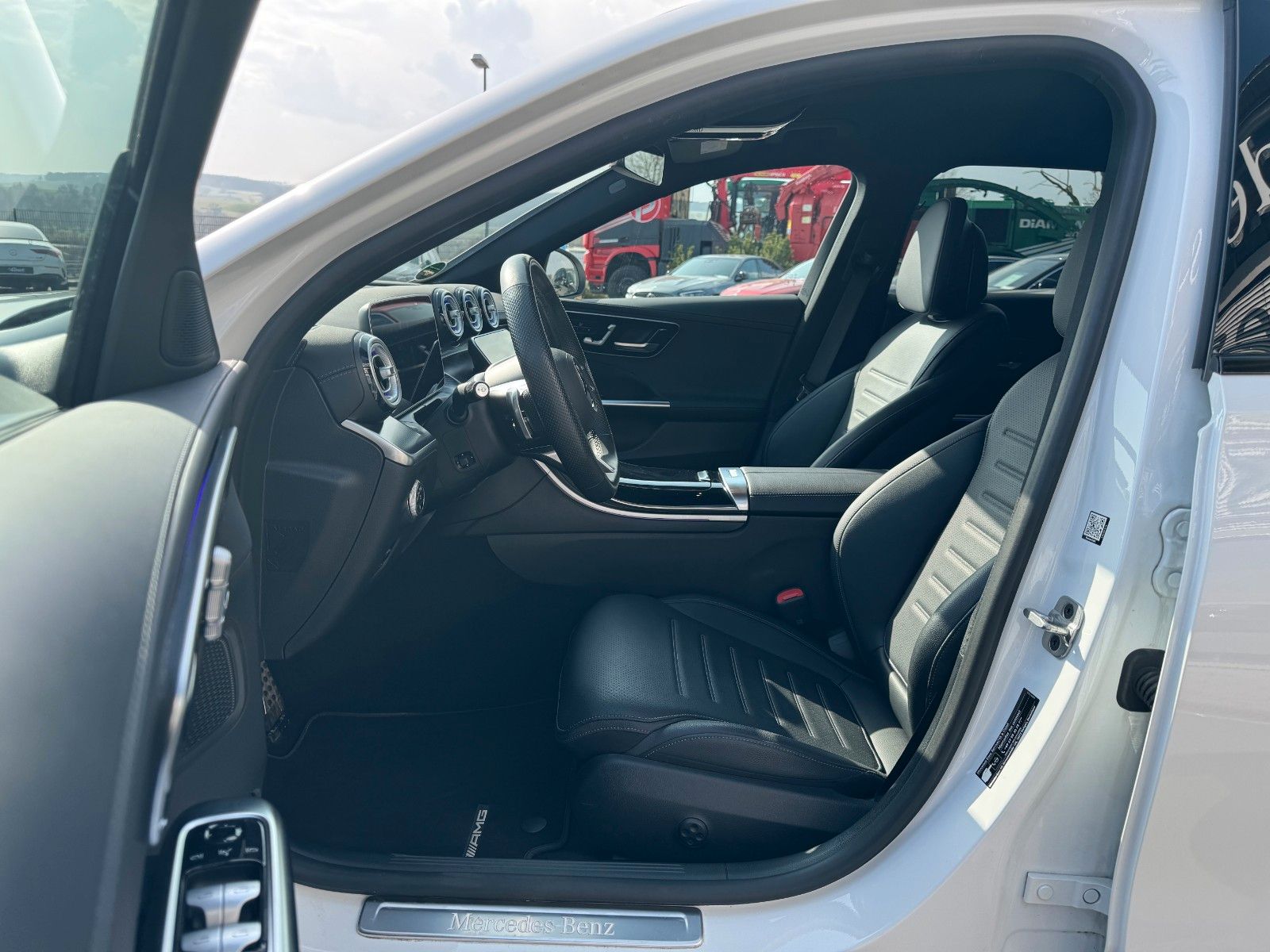 Fahrzeugabbildung Mercedes-Benz C 300 d T AMG NIGHT+AHK+MEMORY+TOTW+AMBIENTE