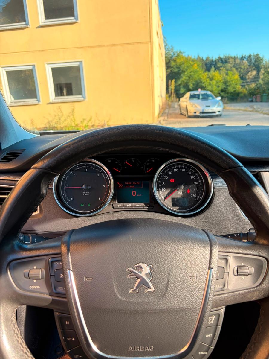 Peugeot 508 2012 — photo 10