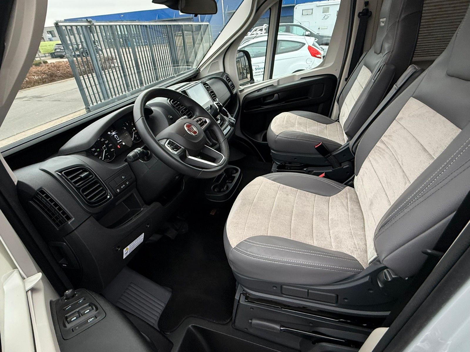 Fahrzeugabbildung Karmann Dexter DE 600 Automatik  160 PS