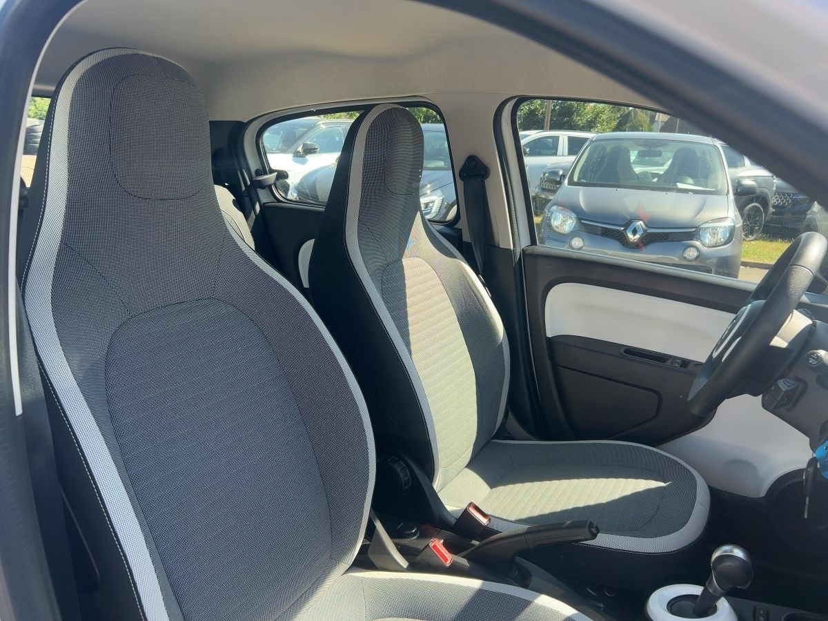 Fahrzeugabbildung Renault Twingo ZEN Electric Schukoladekabel