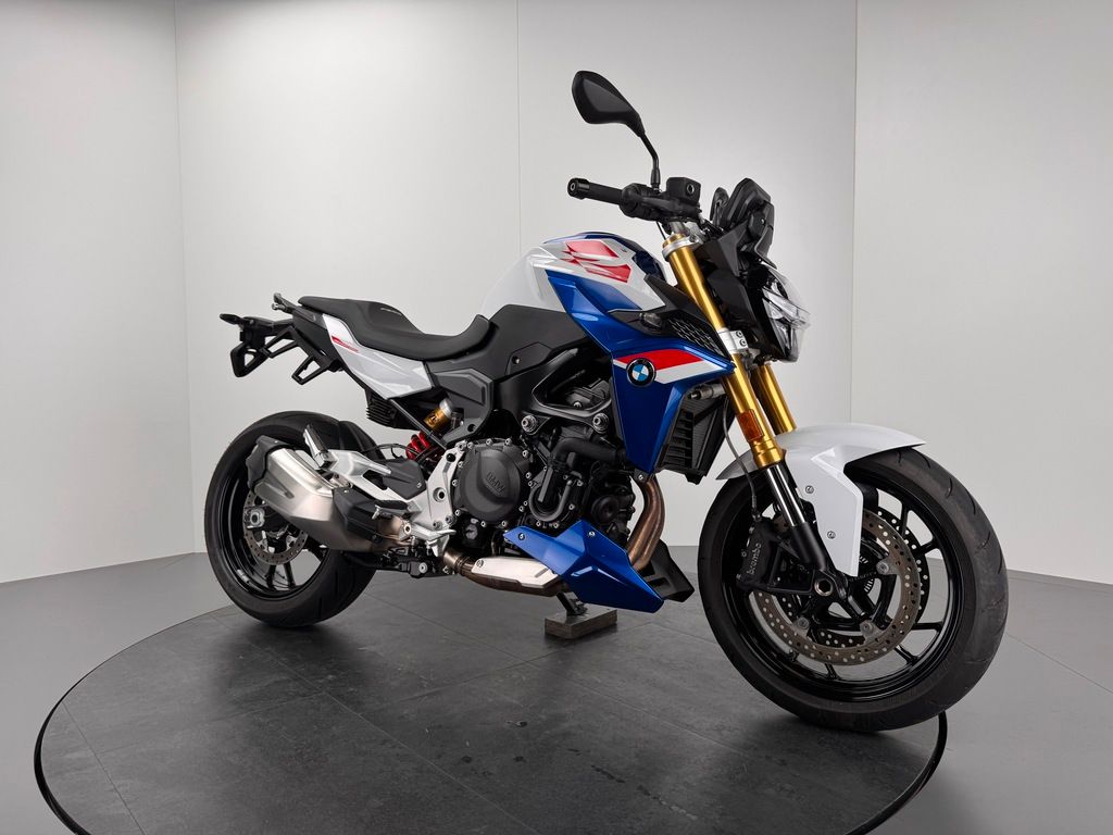Fahrzeugabbildung BMW F900 R *NEUWERTIG *VOLL *1.HAND