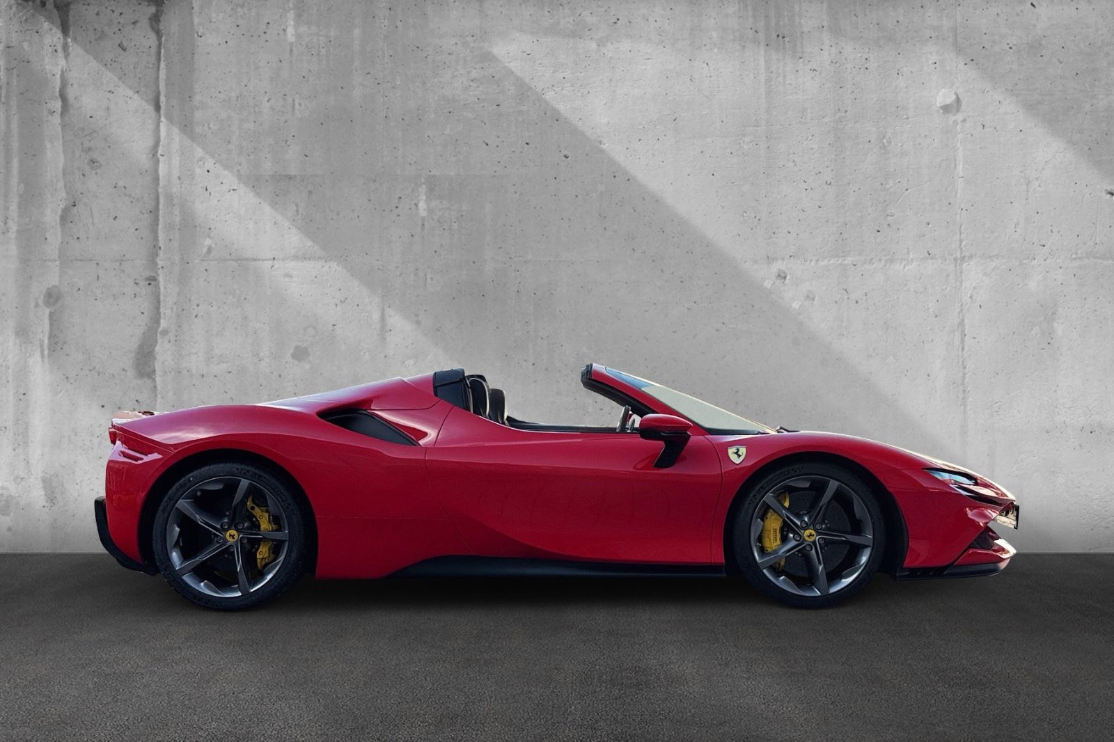 Fahrzeugabbildung Ferrari SF90 Spider*belüftete Sitze*Nackenhzg*Lift*JBL*