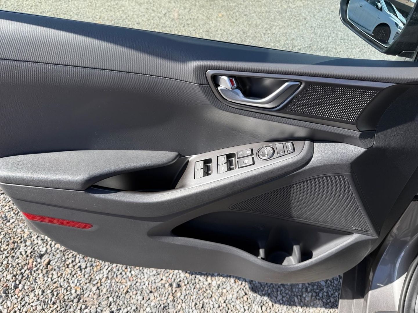 Fahrzeugabbildung Hyundai IONIQ 1.6 Plug-In Hybrid STYLE-Paket Navigation