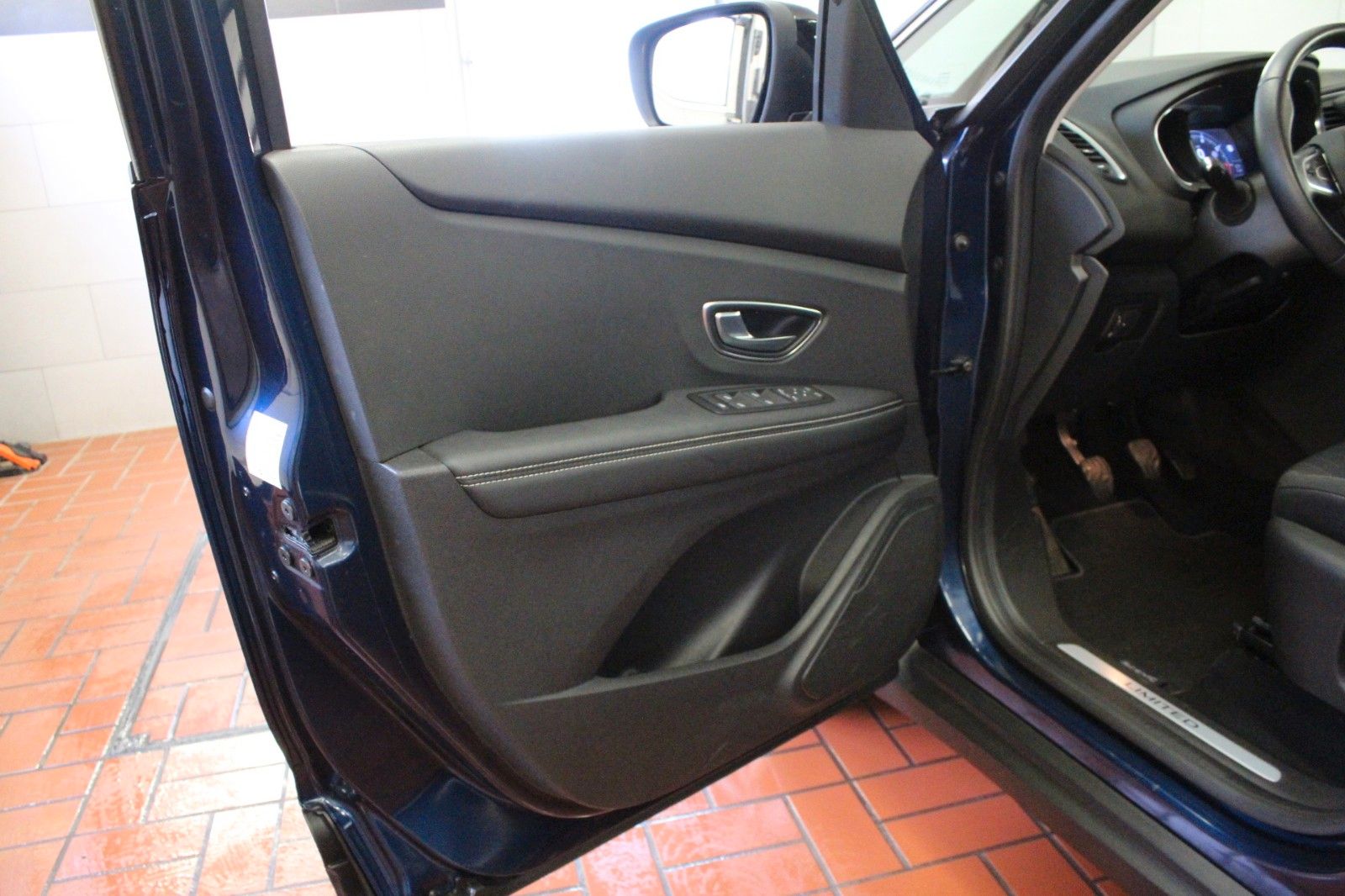 Fahrzeugabbildung Renault Scenic TCe 140Limited Edition*Sitzhzg*AHK*