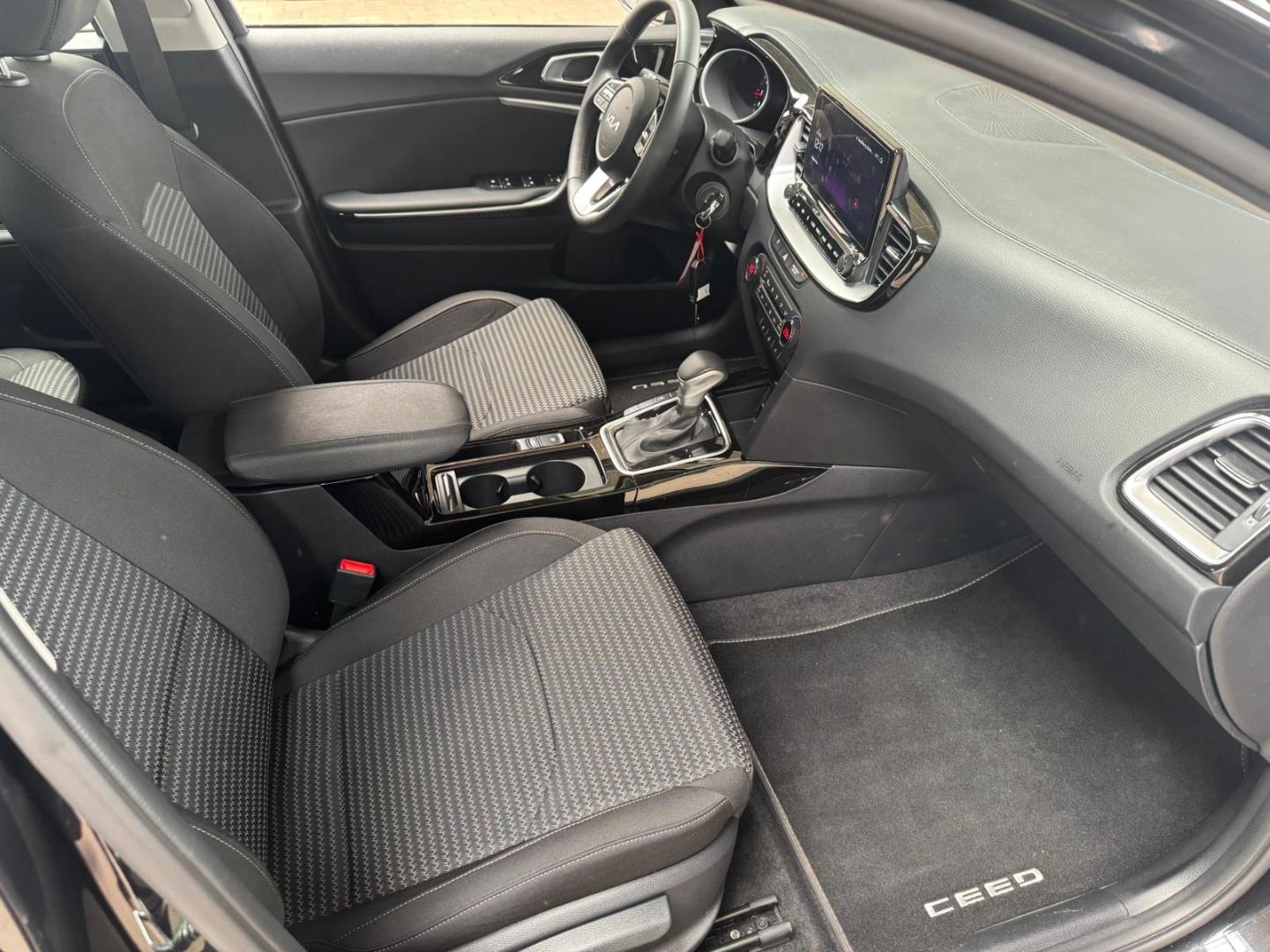 Kia Ceed_sw Sportswagon Spirit 1.5T 140 DCT7 SPI STD