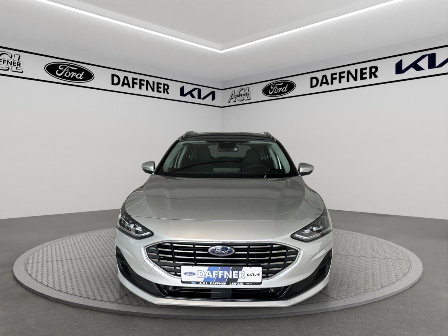 Fahrzeugabbildung Ford Focus Turnier Titanium X Navi LED ACC El. Heckkl