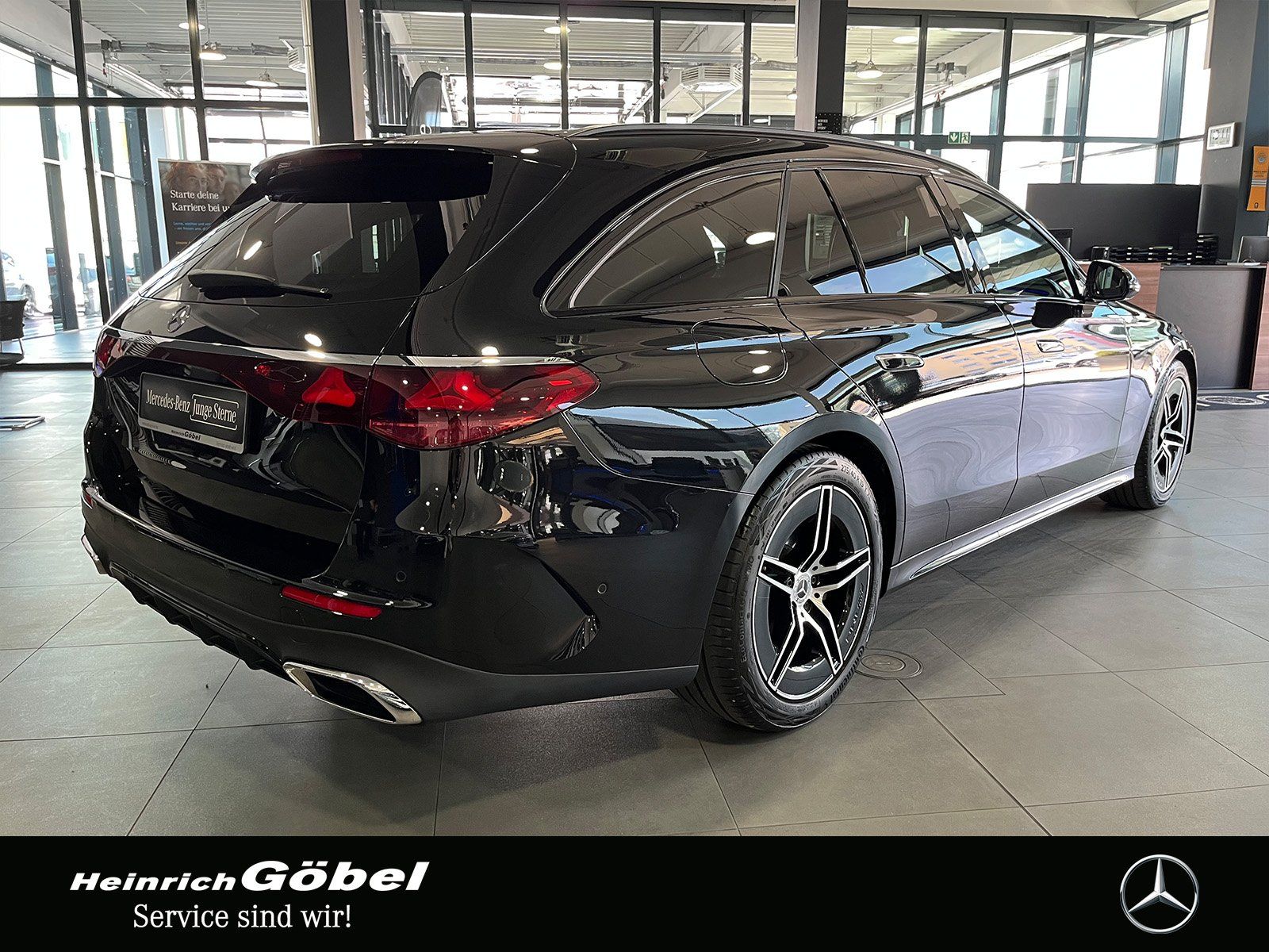 Fahrzeugabbildung Mercedes-Benz E 200 T AMG+NIGHT+DISTRONIC+LED+AMBIENTE+CARPLAY
