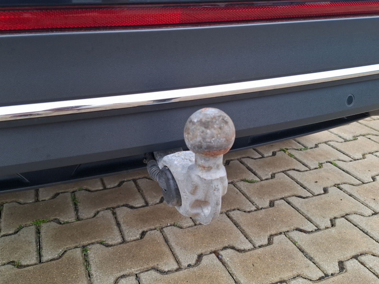 Fahrzeugabbildung Volkswagen Tiguan TDI Urban Sport DSG LED AHK Navi AID ACC