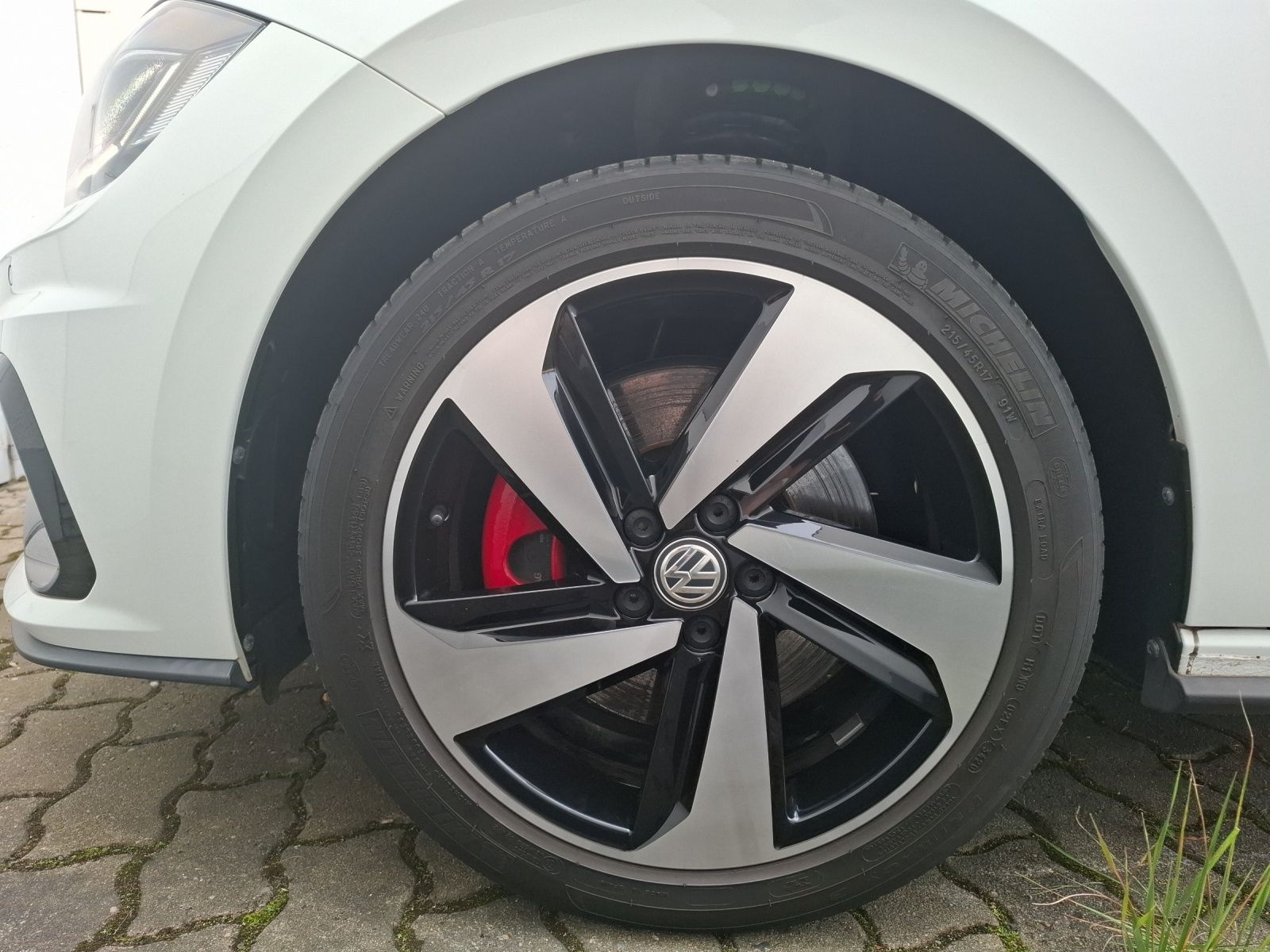 Fahrzeugabbildung Volkswagen Polo GTI DSG LED Navi AID ACC PDC SH