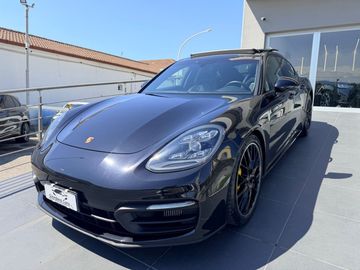 Porsche Panamera - 1