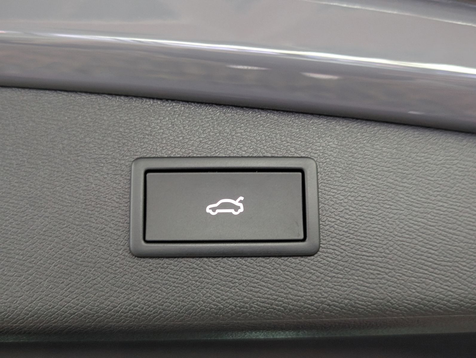 Fahrzeugabbildung CUPRA Leon 1.5 e-Hybrid PLUG-IN LED INTELIG-DRIVE EDGE