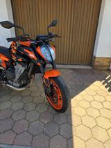 KTM 890 Duke GP - KTM 890 DUKE GP