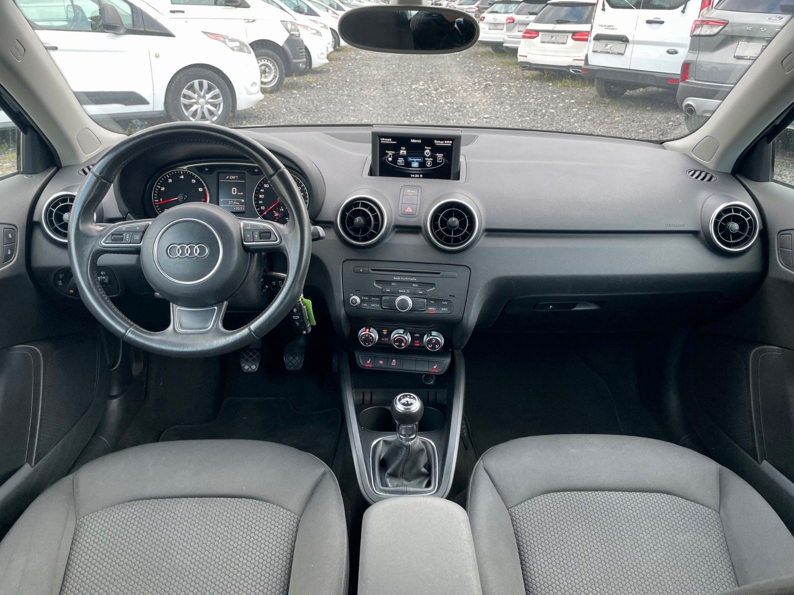 Fahrzeugabbildung Audi A1 1.2 TSI Attraction Navi SCHECKHEFT 2.HAND PDC