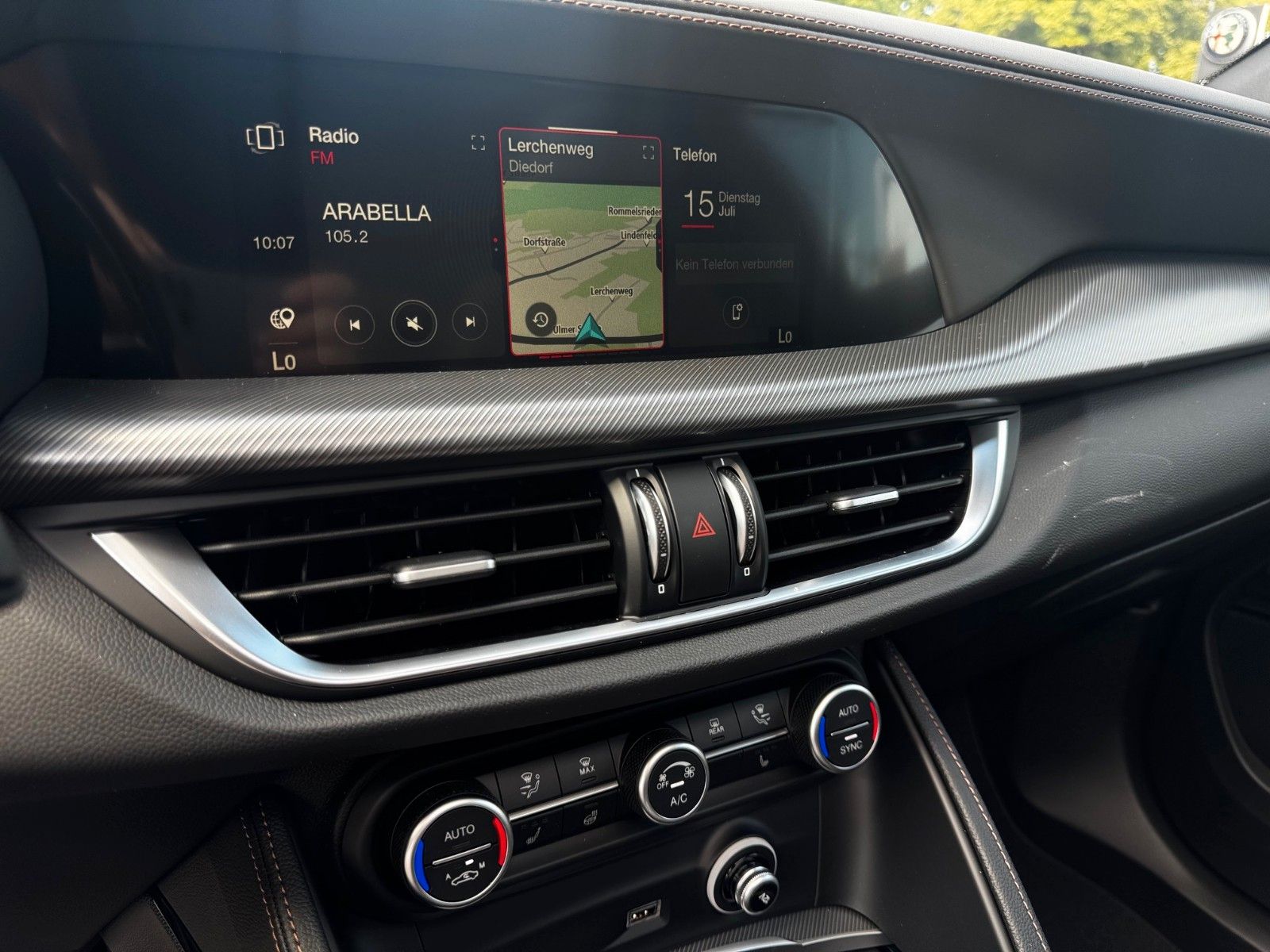 Fahrzeugabbildung Alfa Romeo Stelvio 2.2 Diesel Intensa Glasdach Memory Navi