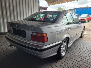BMW 320 - 12