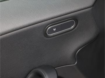 Mercedes-Benz A 180 -Klasse Business 6-Gang Navi