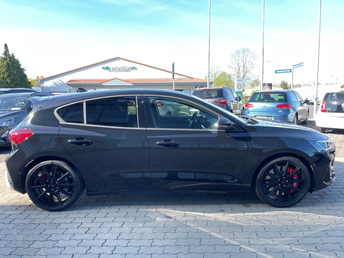 Fahrzeugabbildung Ford Focus ST X totWinkAss LED HeadUpDispl Kamera