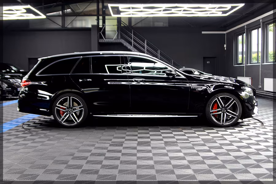 Mercedes-Benz E 63 AMG NAVI / CAM / PDC / LEDER