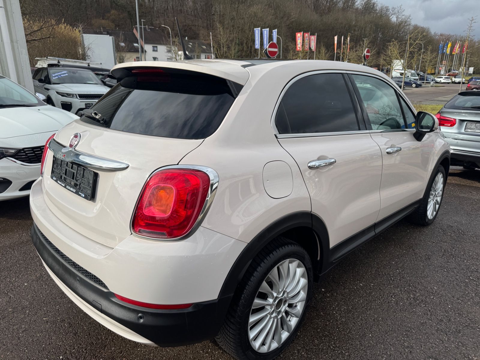 Fahrzeugabbildung Fiat 500X Lounge Leder+Panorama+Navi+Kamera