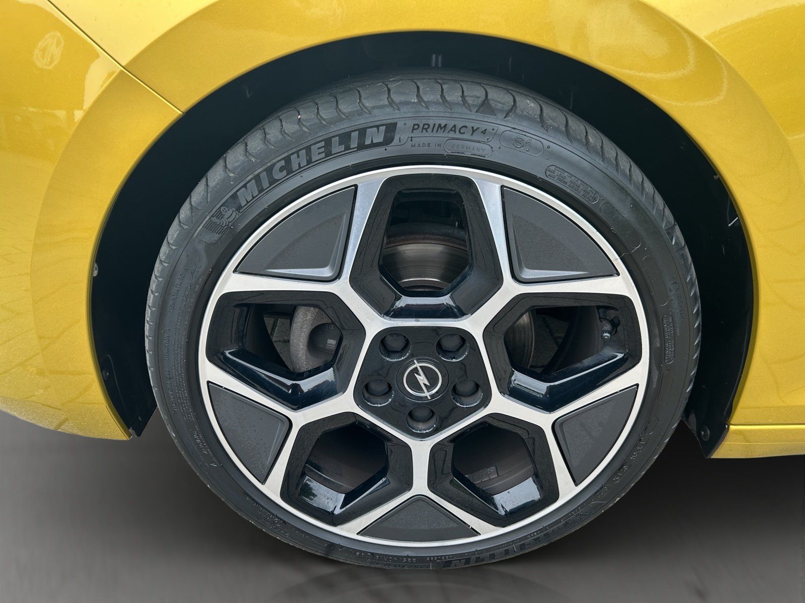 Fahrzeugabbildung Opel Astra 1.2 Turbo Ultimate/NAVI/360°Kanera/SHZ/LHZ