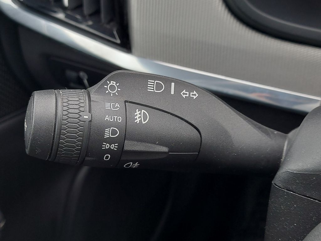 Fahrzeugabbildung Volvo V90 D5 AWD Geartr. R Design+Panorama+HeadUp+Napp