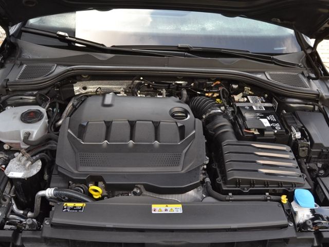 Golf VIII Variant 2.0 TDI 150 PS Life LED/NAVI+V