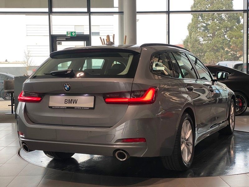 BMW 320d Touring xDrive Curved DrivingA. DAB Shz LED foto 3