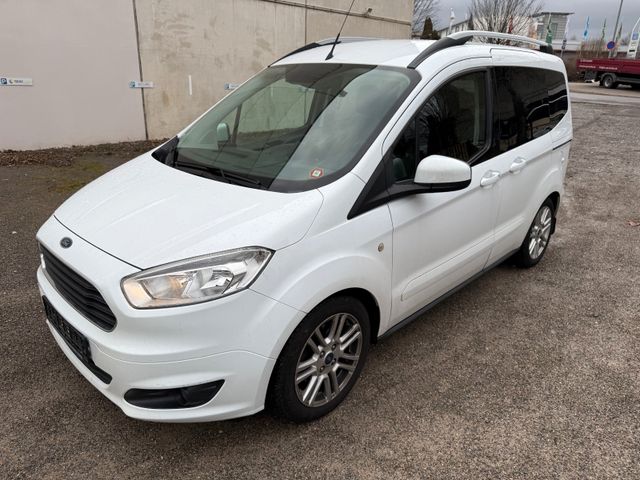 Ford Tourneo Courier Titanium*Winterpacket*1Hand*