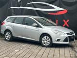 Ford Focus Lim. Trend 1,6 TDCi*PDC*Start -Stop* - Ford Focus aus 2011: ST
