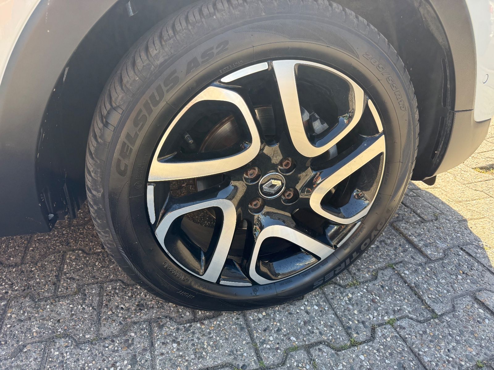 Fahrzeugabbildung Renault Captur BOSE Edition NAVI LED KAMERA AUTOMATIK