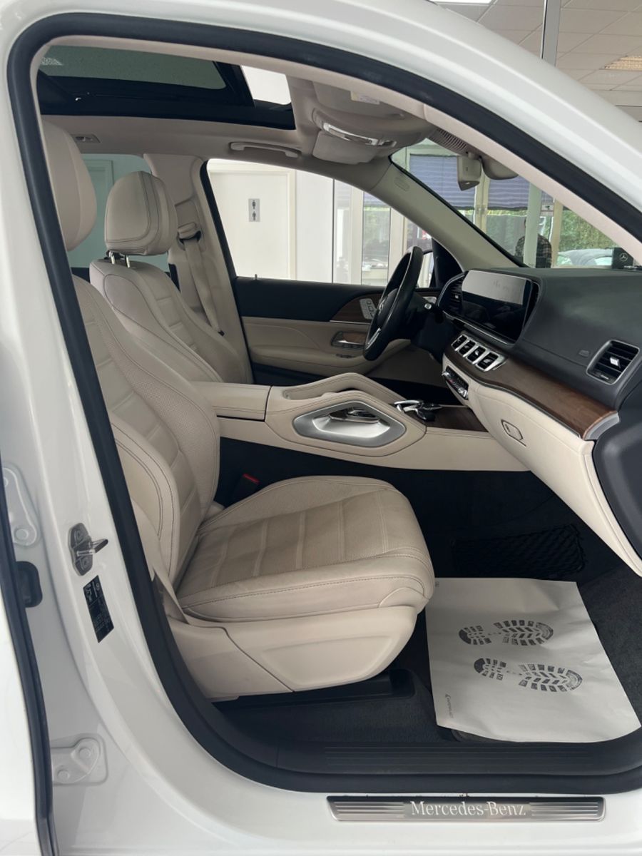 Fahrzeugabbildung Mercedes-Benz GLE 350 d 4Matic AMG Line PANORAMA*AHK*SITZBELÜF