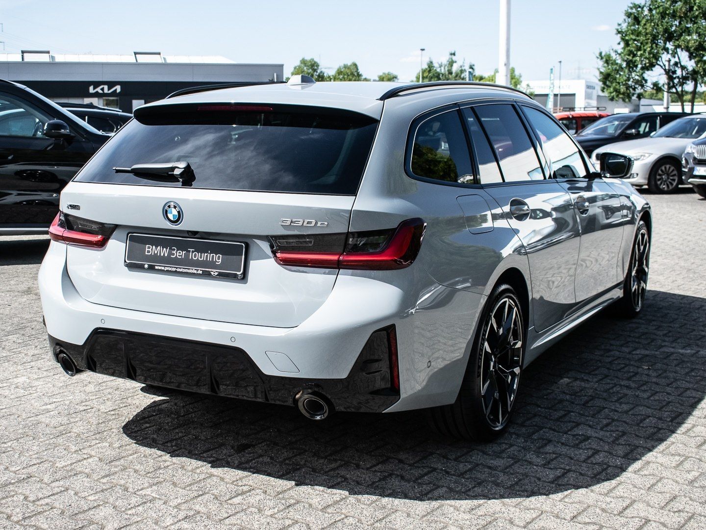 BMW 330 - Bild 2