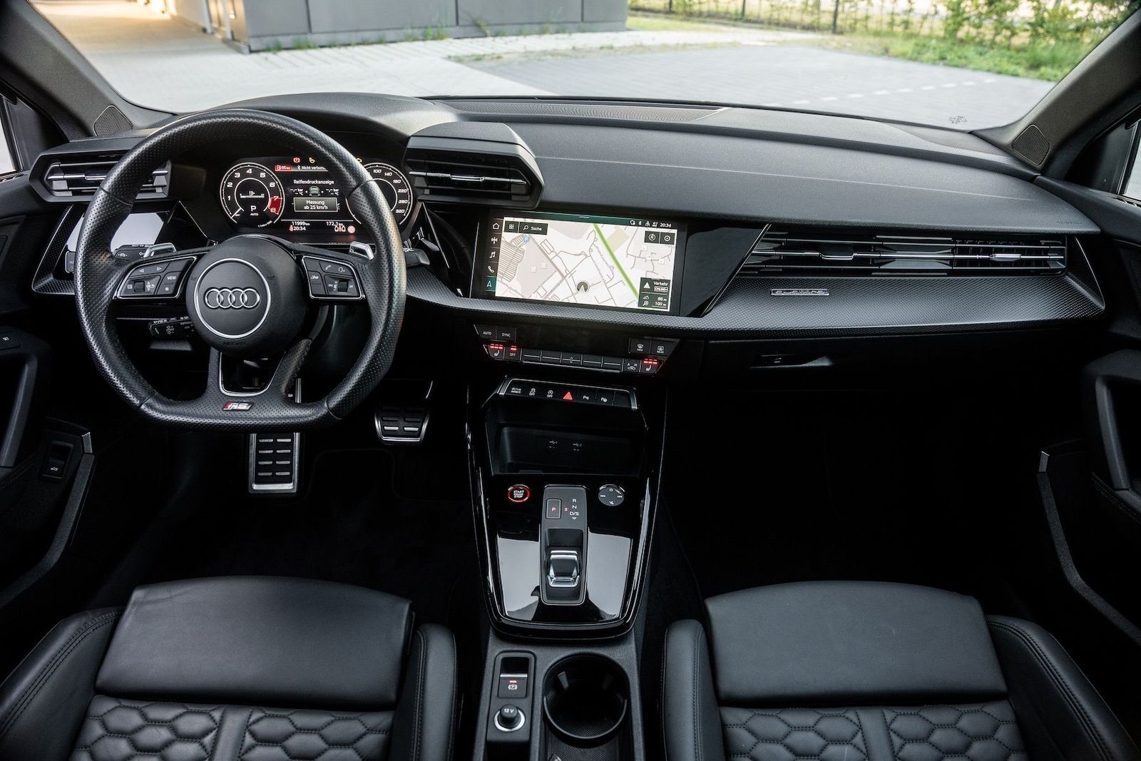 Fahrzeugabbildung Audi RS3 Sportback KERAMIK|DYNAMIK+|SPORT-AGA|290|HUD