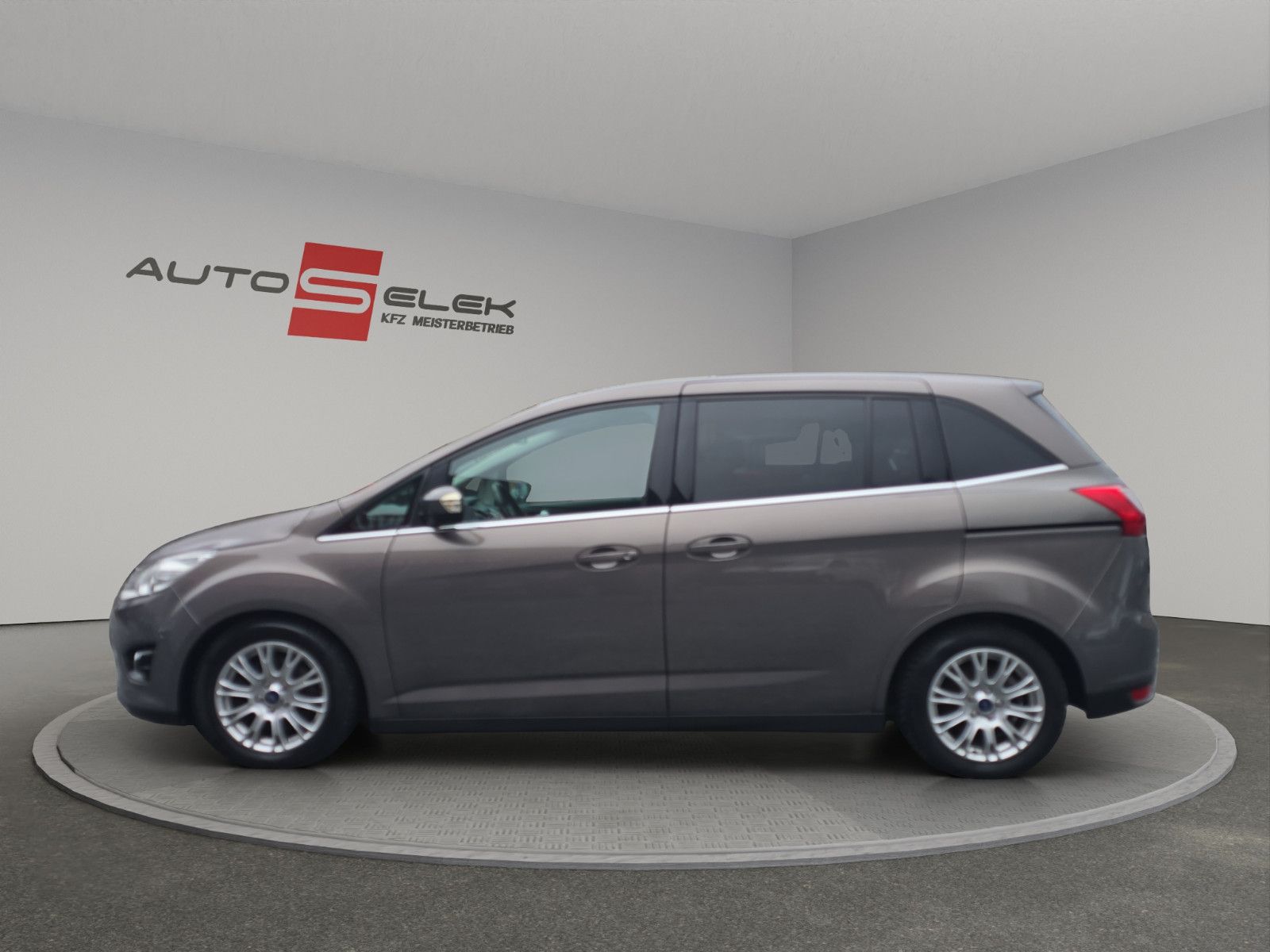 Fahrzeugabbildung Ford Grand C-MAX Titanium 7-SITZER AUTOMATIK TEMPOMAT
