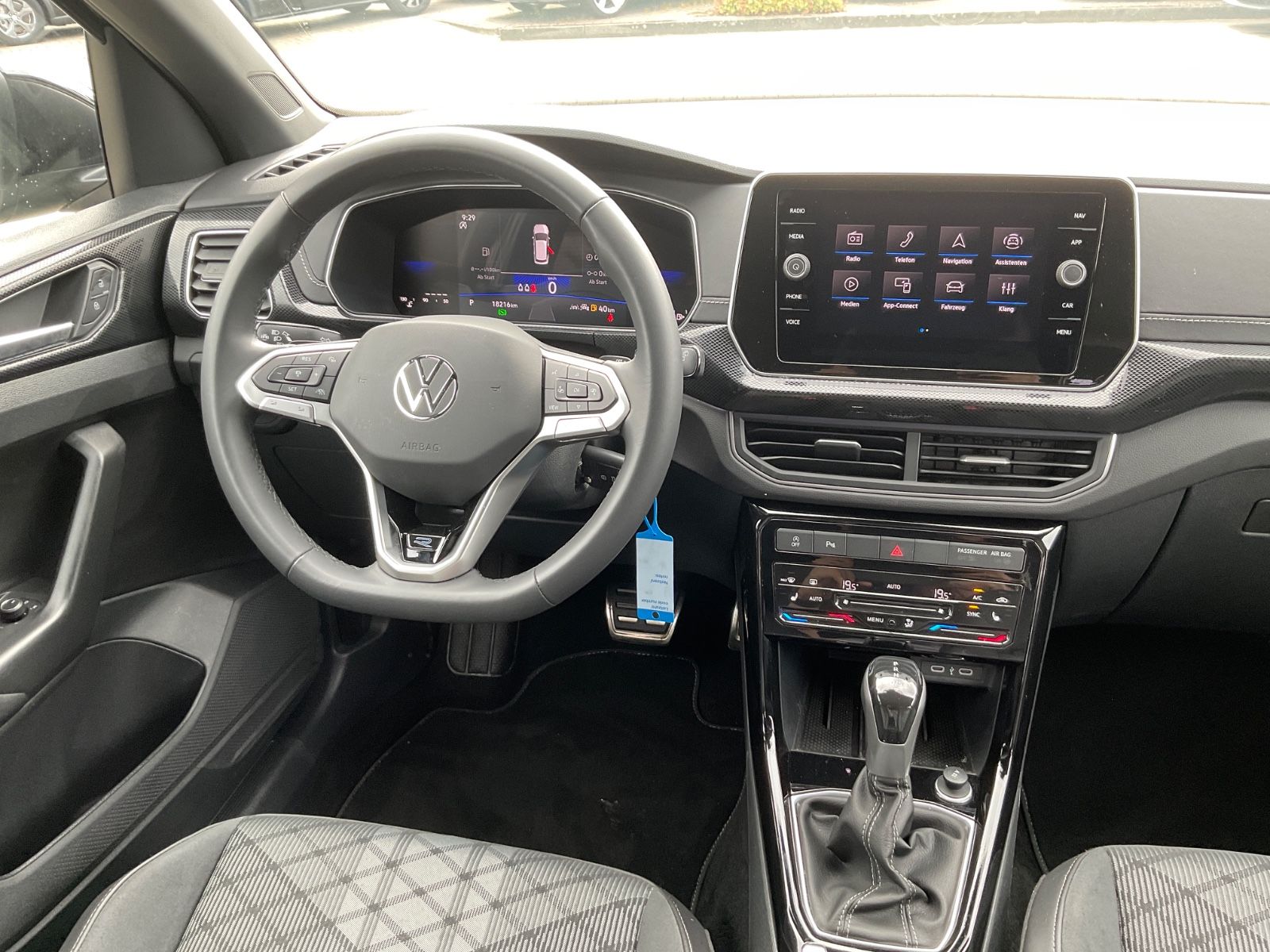 Fahrzeugabbildung Volkswagen T-Cross 1.5 TSI DSG R-Line,Kamera,AHK,ACC,Navi,