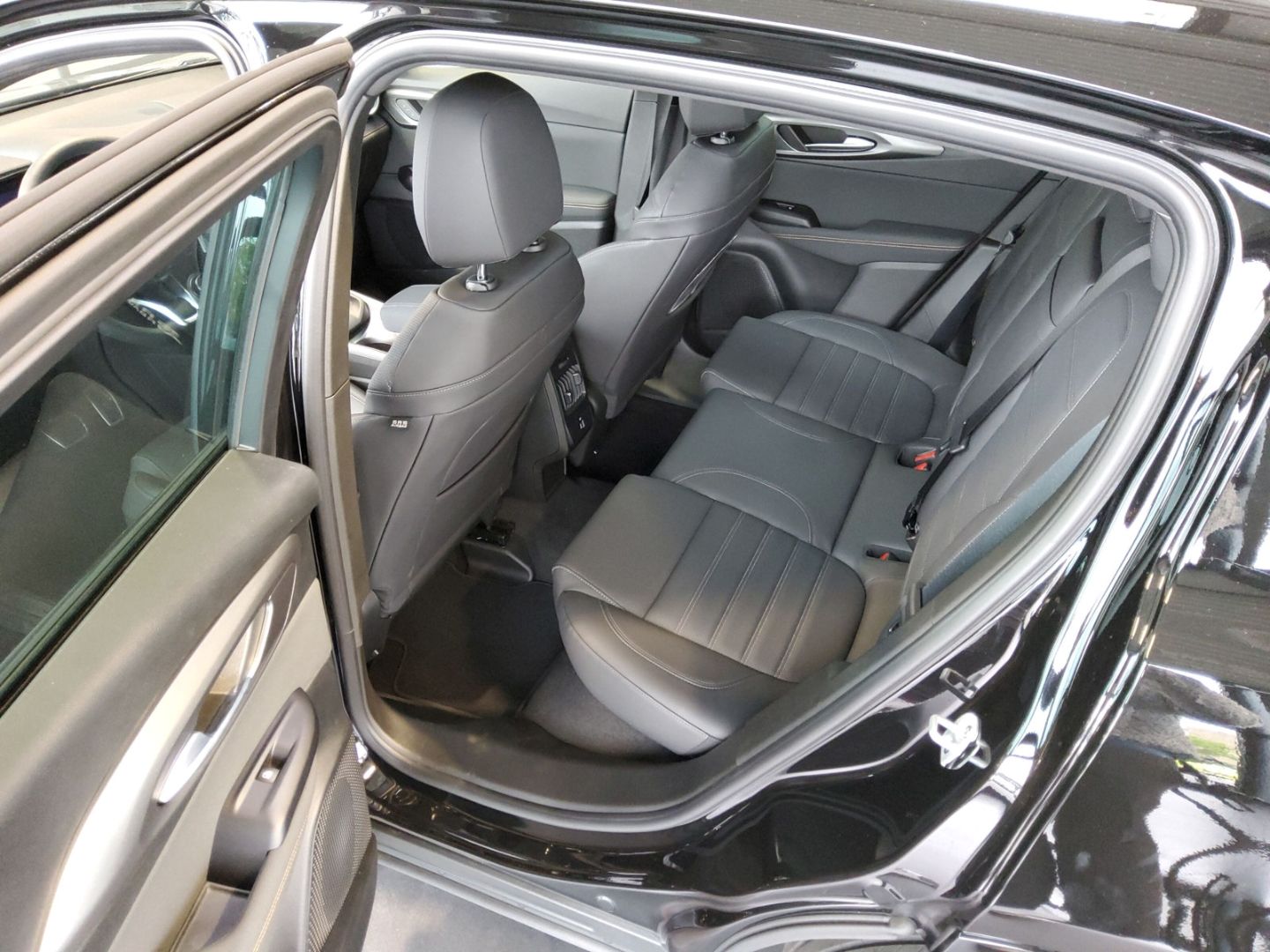 Fahrzeugabbildung Alfa Romeo Tonale Veloce SHZ, LHZ, Navi, 360°, Tech Paket,