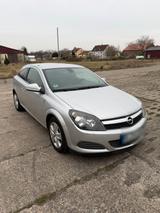 Opel Astra H GTC - Opel Astra aus 2011: Coupe