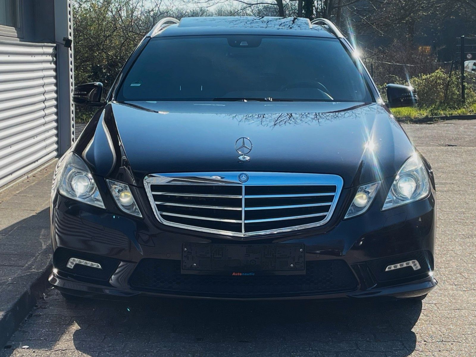 Fahrzeugabbildung Mercedes-Benz E 300 T CDI 7G AUT**AMG**LEDER NAVI GLASSD XENON